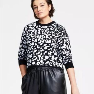 *SOLD* Bar III Women's Black & White Cheetah Jacquard Sweater Size Small